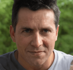 Михаил Леонов